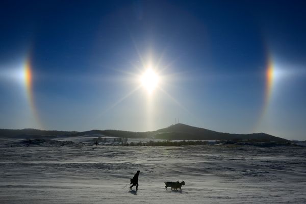 strange-types-ice-sundog_Photograph by Wang Ying 63630_600x450