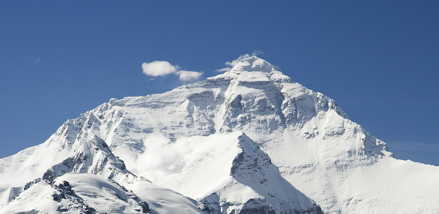 Everest_North_Face_toward_Base_Camp_Tibet_Luca_Galuzzi_2006-001